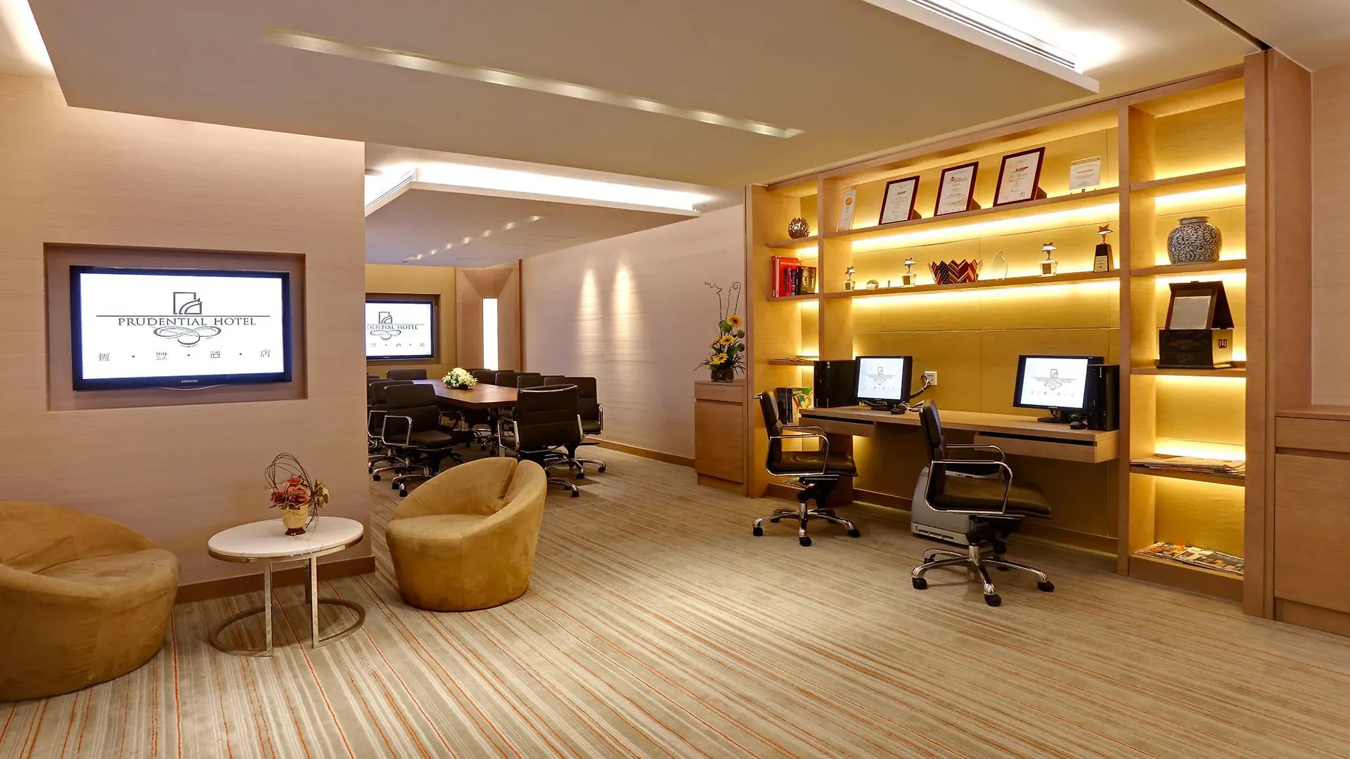 Prudential Hotel Hong Kong 4*,